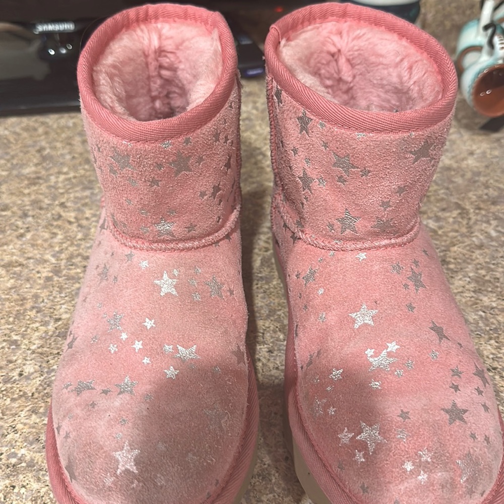 Size 4 Used girls UGG boots
